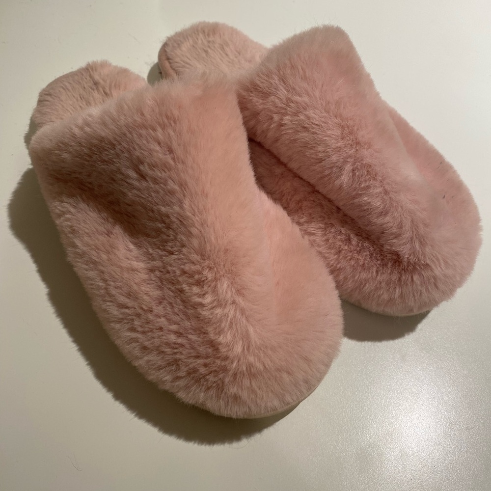 Cozy Pink Faux Fur Slippers